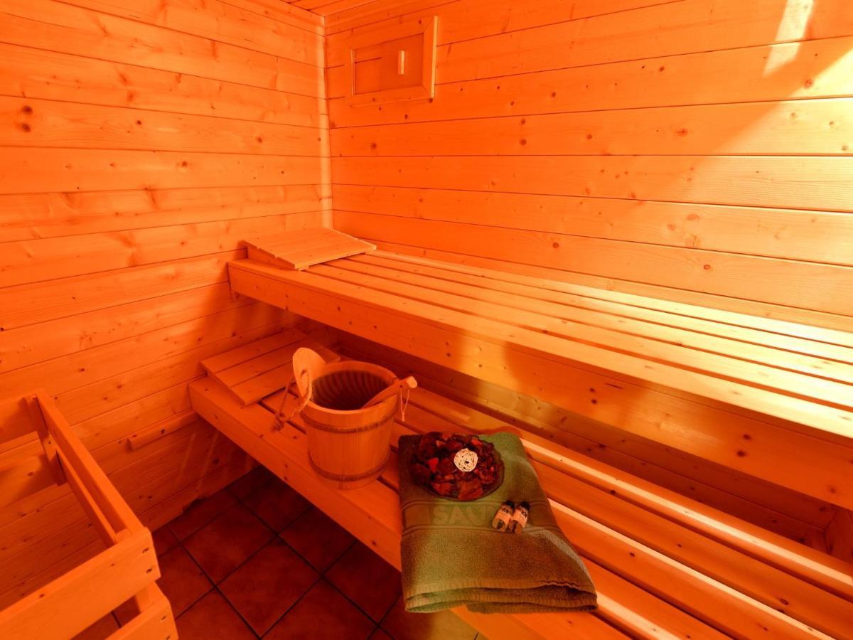Nice Flat With Sauna Covered Terrace Garden And Tree House For Children Zandt Exteriör bild